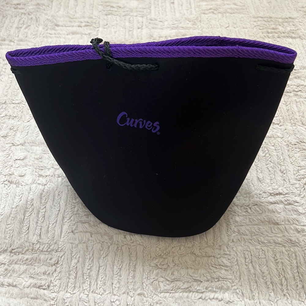 Curves rubber foam bag with rope string tie closure NWOT